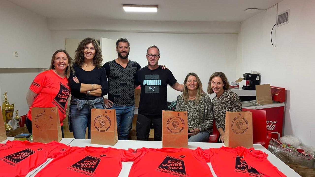 Imagen representativa del staff y colaboradores del club