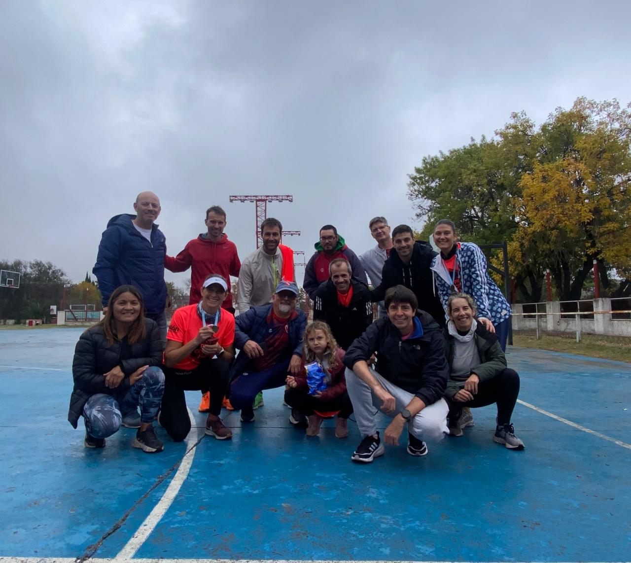 Imagen representativa del staff y colaboradores del club